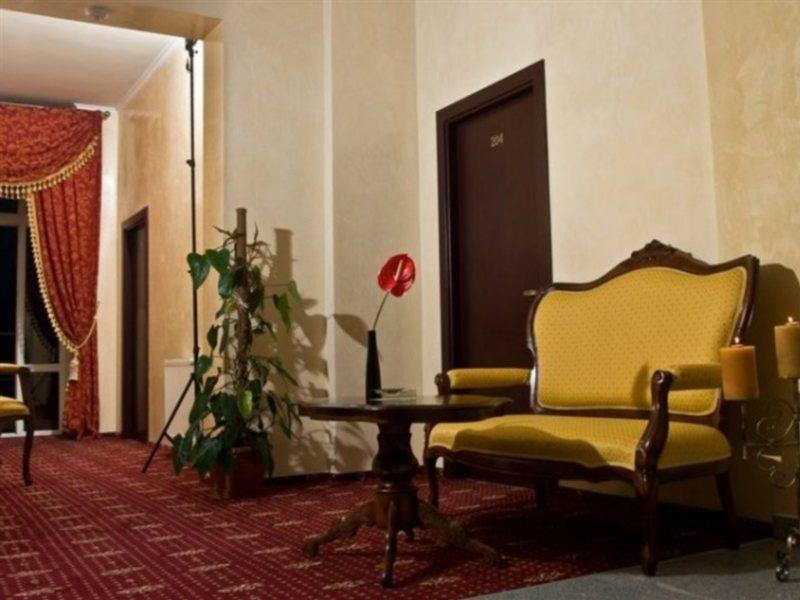 Hotel Maryo Ploieşti Exterior foto